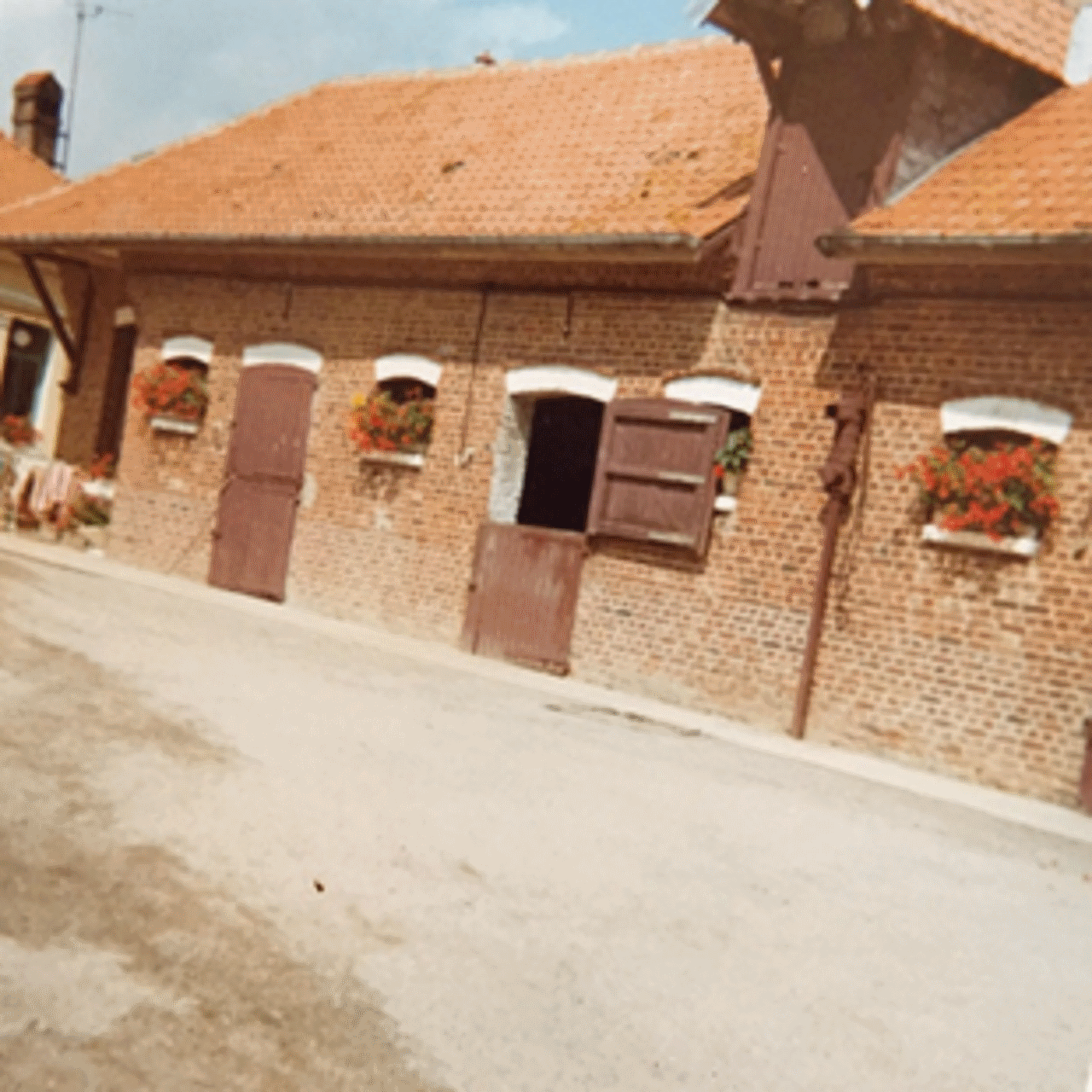 Ancien corps de ferme a Rubempré. Delaporte